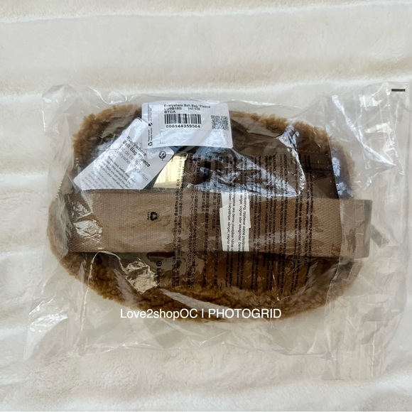 NWT Lululemon Everywhere Belt Bag Fleece - Burnt Caramel 🧸 - Picture 6 of 8